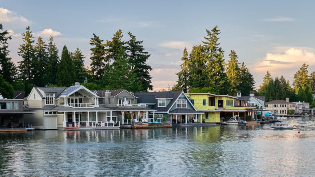 Homes on Oswego Lake